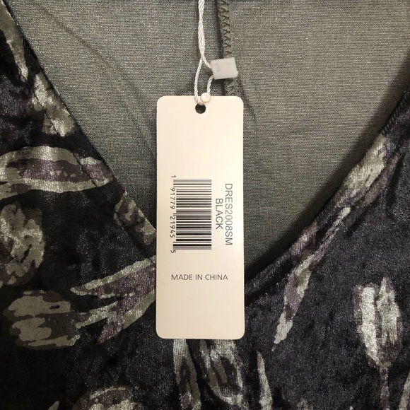 ✨Simply Noelle NWT, beautiful A-line flowing dress. Size S/M 8-10. - Picture 7 of 7